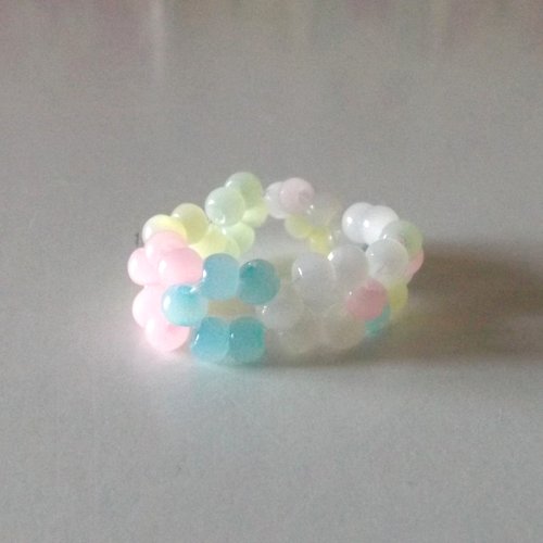Bague en perles "fleurs"
