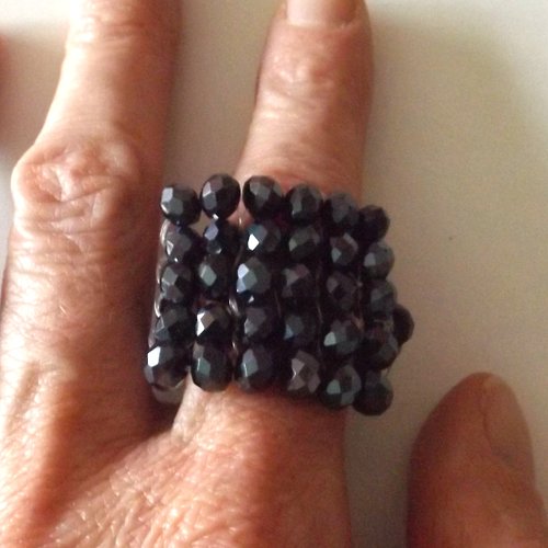 Bague carrée en perles