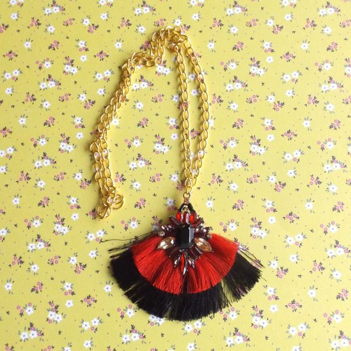 Collier en chaîne avec pendentif