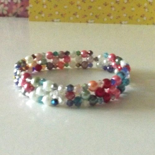 Bracelet en perles rondes et à facettes en verre