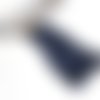 Pompon sautoir bleu marine 12 cm calotte dorée antique 