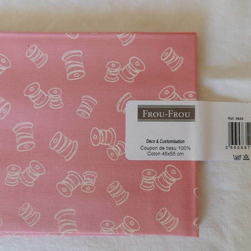 Coupon de tissu coton i love couture motif bobines couleur rose poudré 