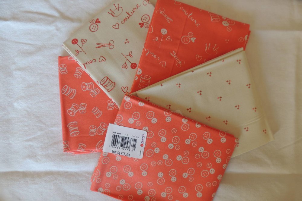 Tissu en coton I Love Couture Corail motif 215