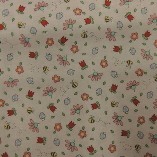 Tissu coton patchwork riley blake fond rose motifs abeilles et fleurs 