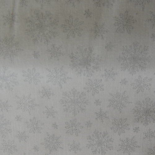 Tissu patch windham fabrics fond gris motifs flocons argentés 