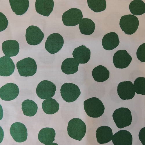 Coupon de tissu patchwork fond blanc à gros pois verts