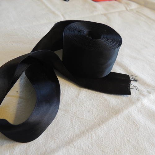 Ruban de satin couleur noir largeur 3.5 cm 