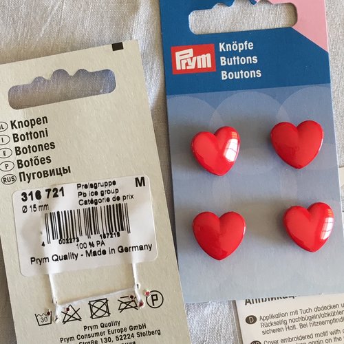 Bouton fantaisie motif cœurs rouges diamètre 15 mm 