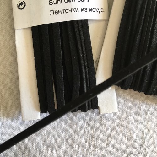 Ruban aspect cuir, couleur noir, largeur 3 mm, carte de 3 mètres