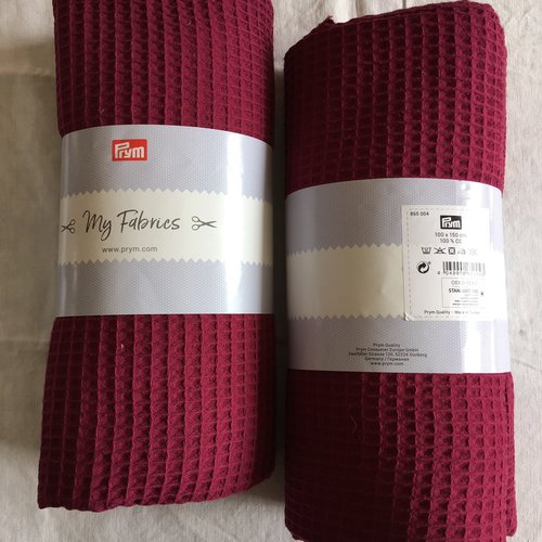 Coupon de tissu, coton gaufrette piquée, couleur rouge vin