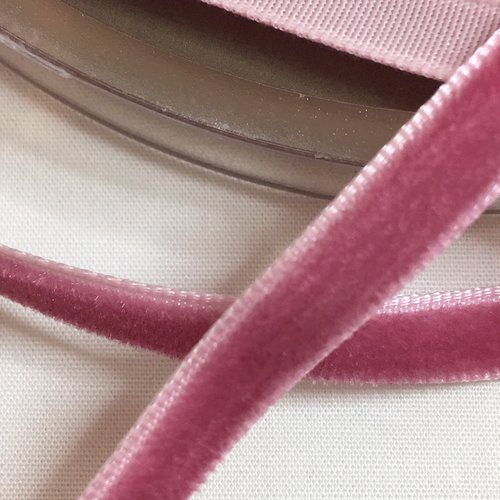 Ruban de velours couleur rose poudré largeur 6 mm 