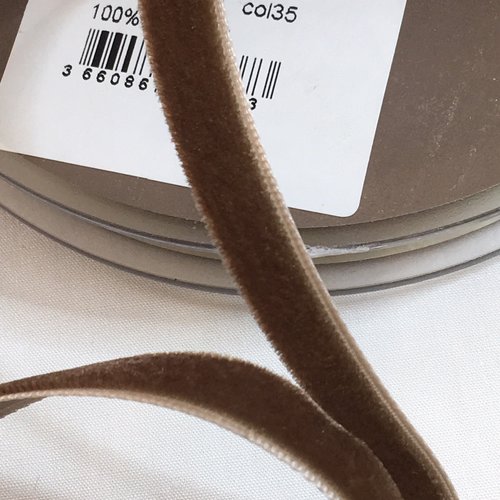 Ruban de velours couleur marron chocolat largeur 9 mm 