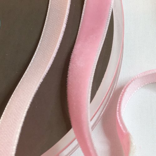 Ruban de velours couleur pétale de rose largeur 9 mm 