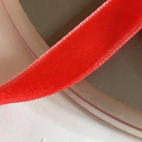 Ruban de velours couleur rouge coquelicot largeur 9 mm 