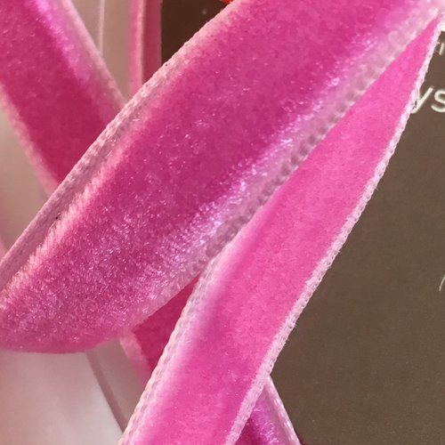 Ruban de velours couleur rose camélia largeur 9 mm 