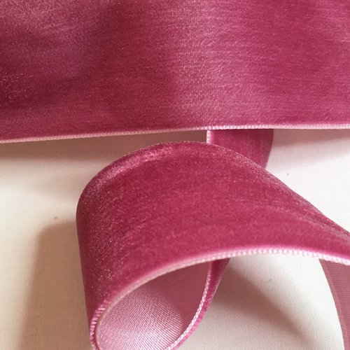 Ruban de velours couleur rose poudré largeur 38 mm