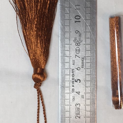 Pompon à fil rayonne longueur 7 cm couleur marron