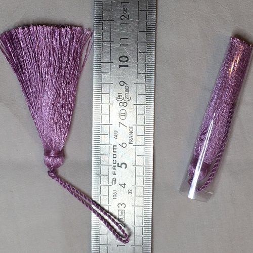 Pompon à fil rayonne longueur 7 cm couleur parme