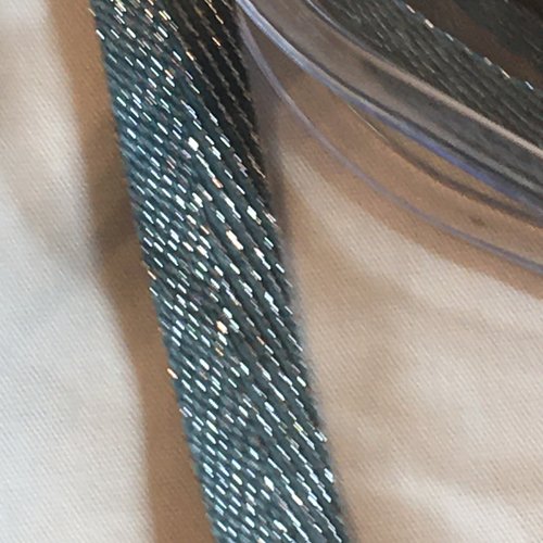 Ruban chevron métallisé, couleur bleu lavande, largeur 9 mm