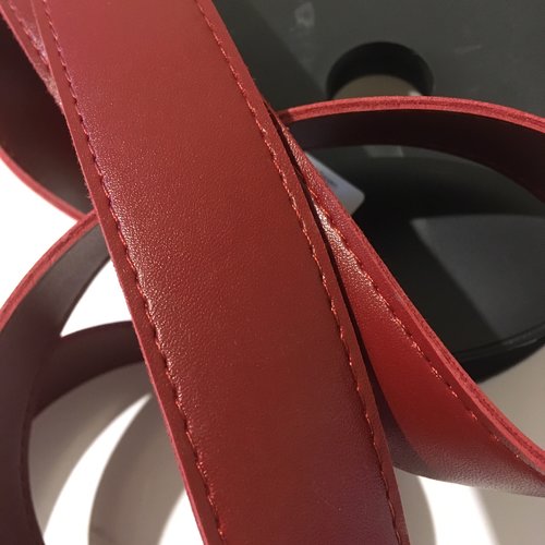 Sangle bagagère, simili cuir, couleur rouge, largeur 3 cm