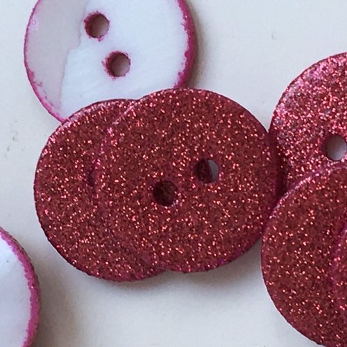 Bouton fantaisie rond nacre à paillette couleur rose diamètre 15 mm 