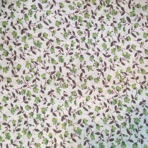 Coupon de tissu coton fond vert motif fleurs (mt49)