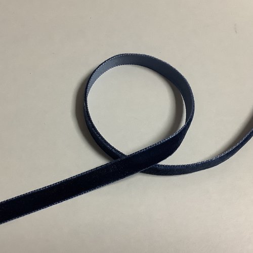 Ruban de velours couleur bleu marine largeur 10 mm