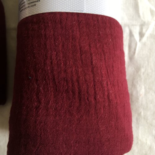 Coupon de tissu, coton mousseline double gaze, couleur rouge vin