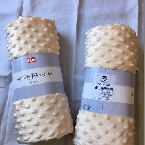 Coupon de tissu minky, polyester, couleur crème/écru
