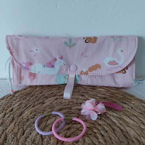 Pochette à barrettes