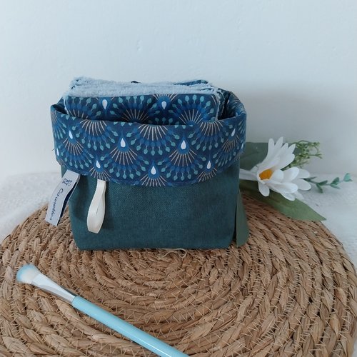 Lingettes démaquillantes et sa panière