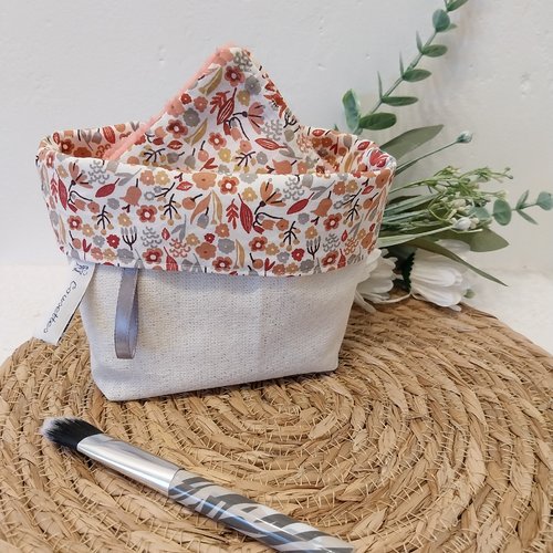 Lingettes démaquillantes et sa panière