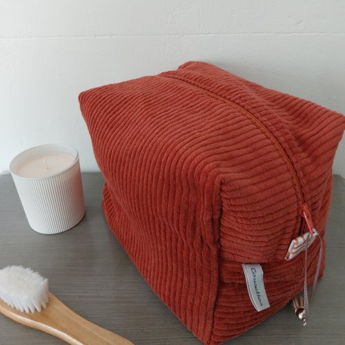 Grande trousse de toilette