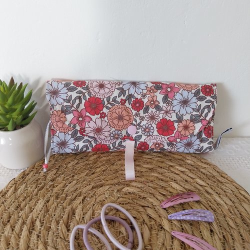 Pochette à barrettes