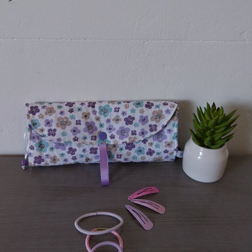 Pochette à barrettes