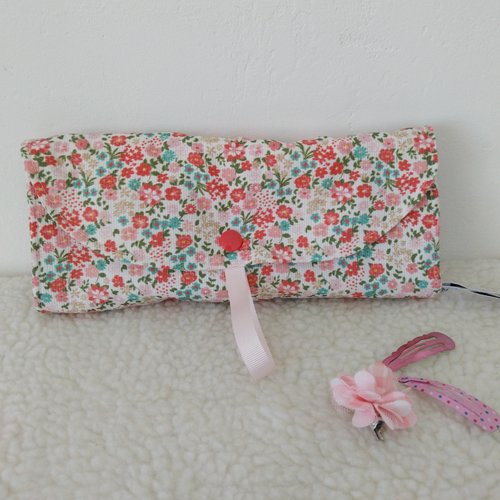 Pochette à barrettes