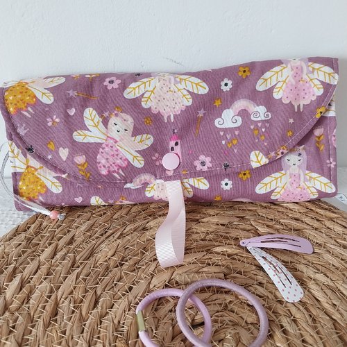 Pochette à barrettes