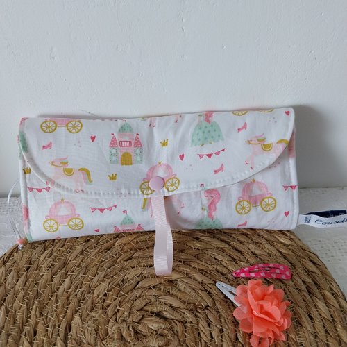 Pochette à barrettes