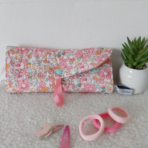 Pochette à barrettes