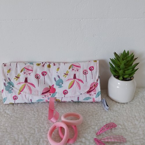 Pochette à barrettes