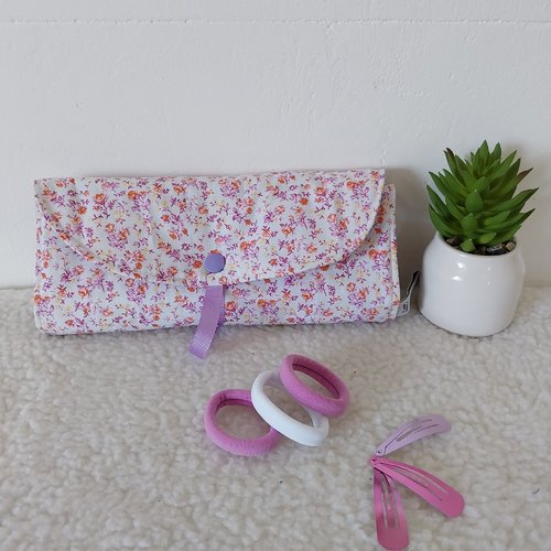 Pochette à barrettes