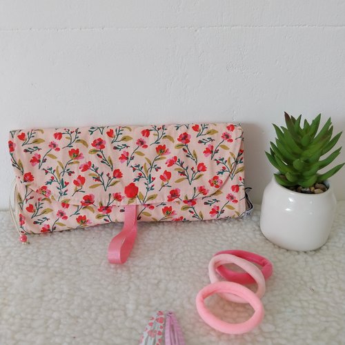 Pochette à barrettes