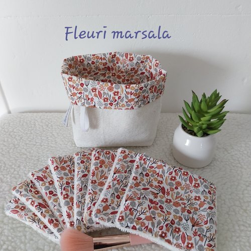 Lingettes démaquillantes et sa panière