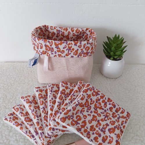 Lingettes démaquillantes et sa panière