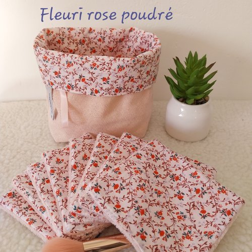 Lingettes démaquillantes et sa panière