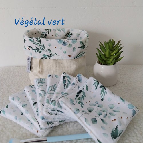 Lingettes démaquillantes et sa panière