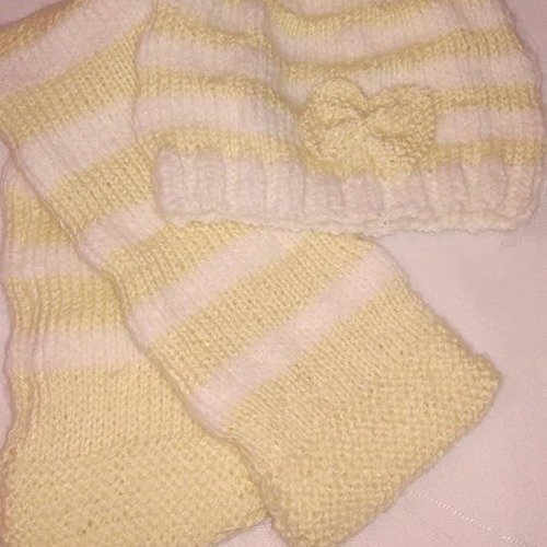 Ensemble bonnet + écharpe bébé en tricot 