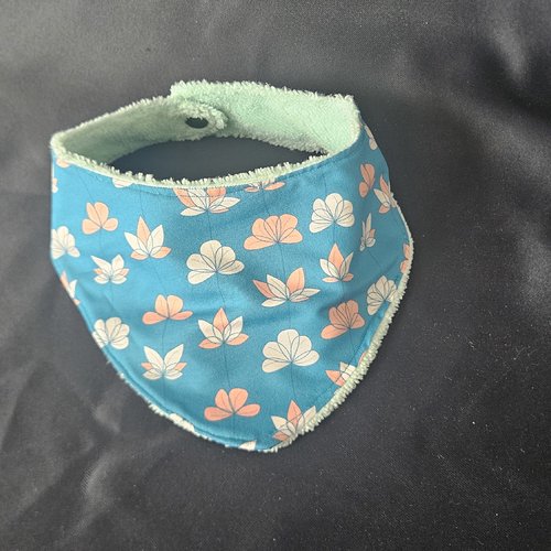 Bandana bavoir pour bébé