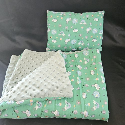Couverture et coussin assortie