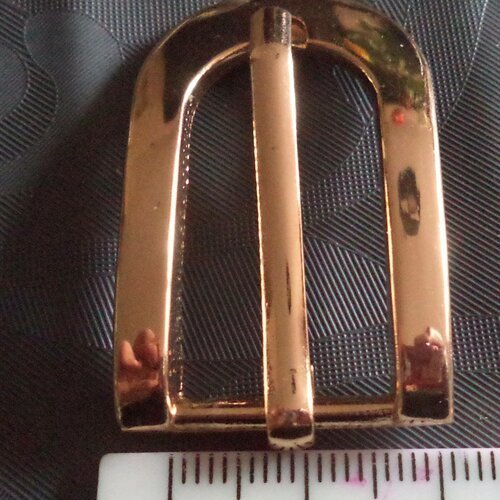 Boucle de ceinture en métal doré largeur du passant 1.5 cm neuve 